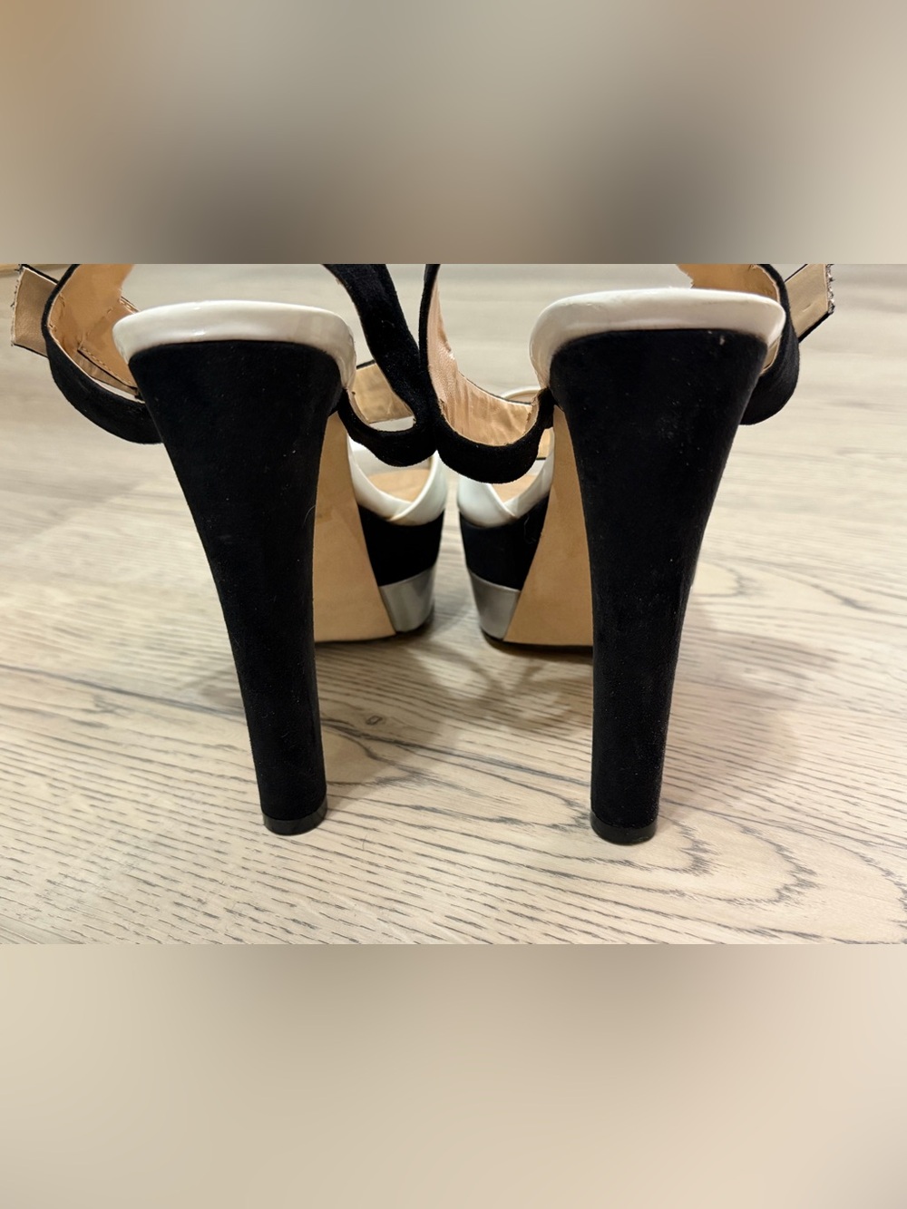 LUICHINY Platform 6 Inch Heels In Black & White Color Block Size 9 Worn ONCE - Picture 5 of 9